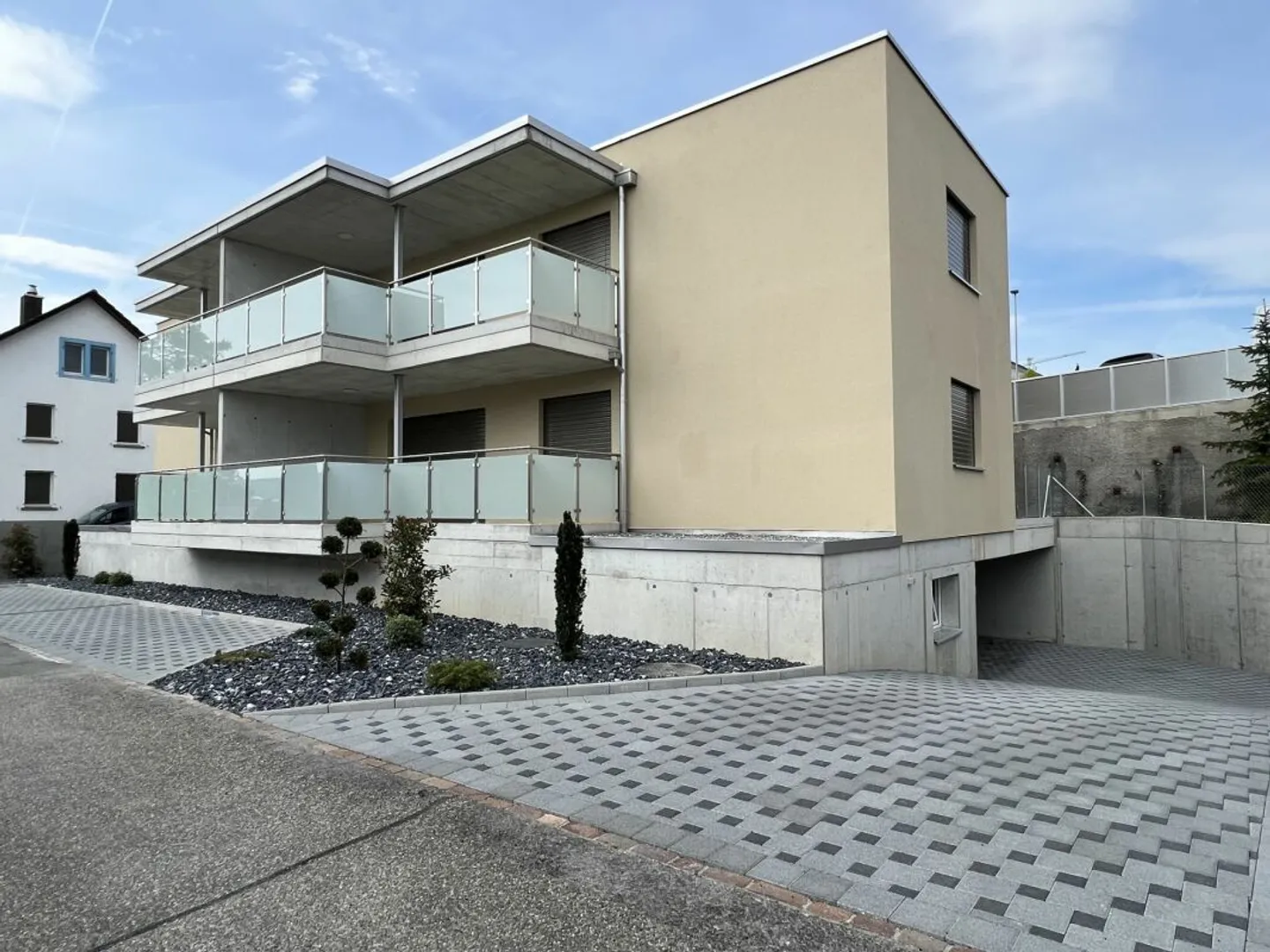 PLACE DE PARKING POUR VOTRE VOITURE - Photo 2 sur 2