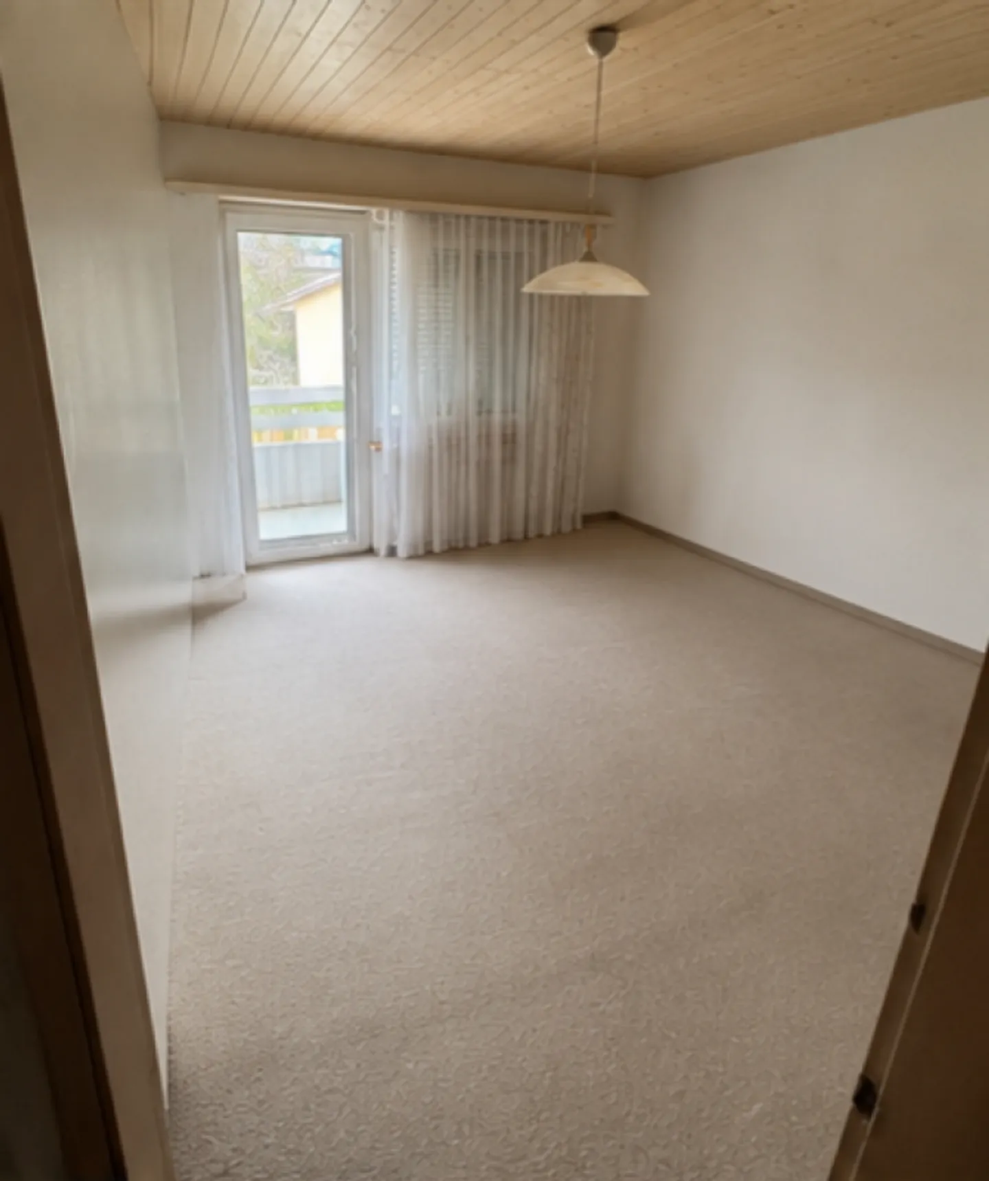 Apartment in a small multi-family house - Photo 5 of 10