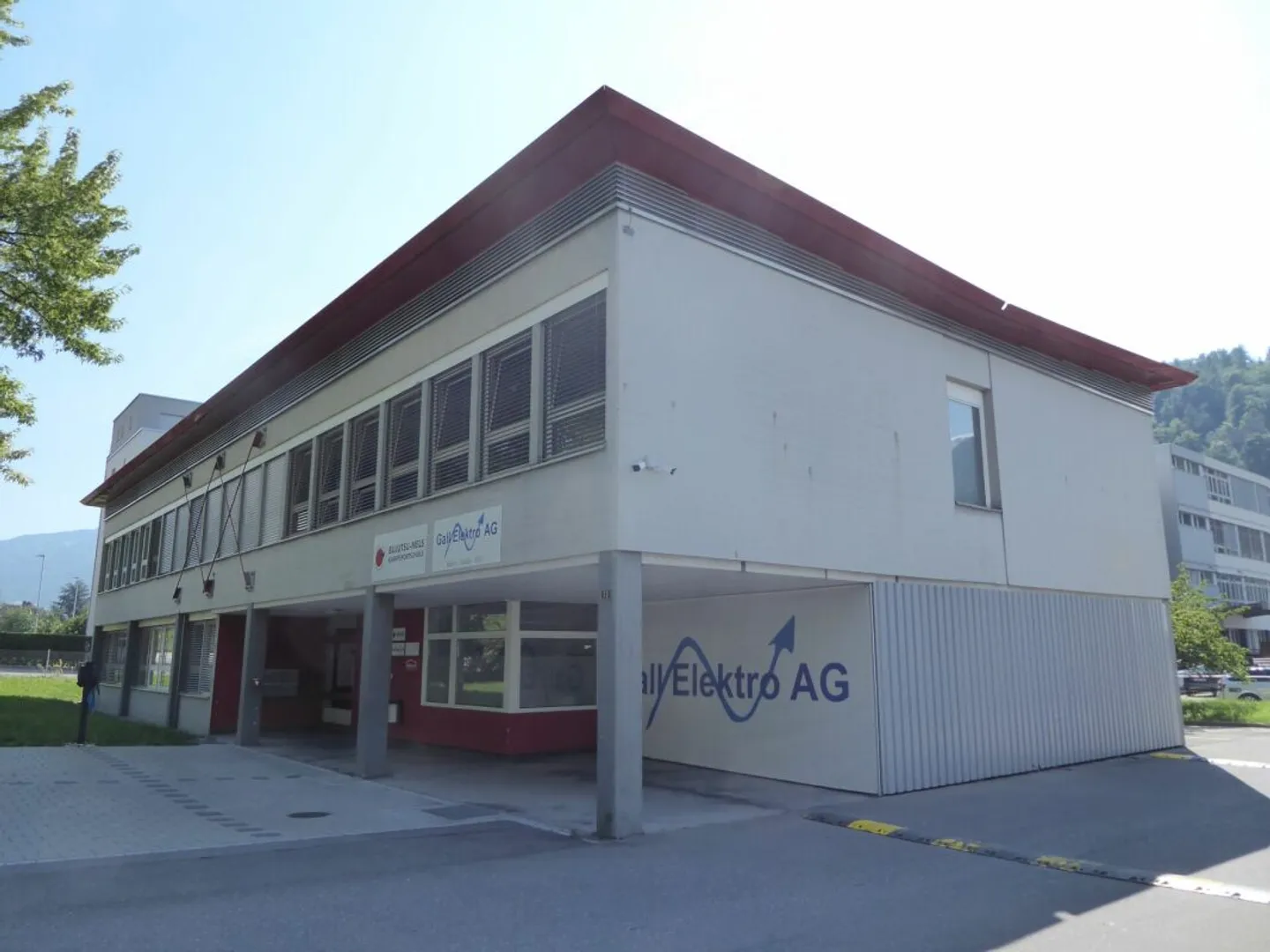 Uffici e spazi commerciali in una posizione ben collegata - Foto 1 di 13