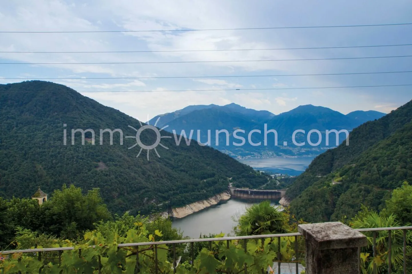 Charmantes  4 ½ Zi. Wohn- / Home Office- oder Ferienhaus, mit zwei Terrassen - Foto 1 di 13