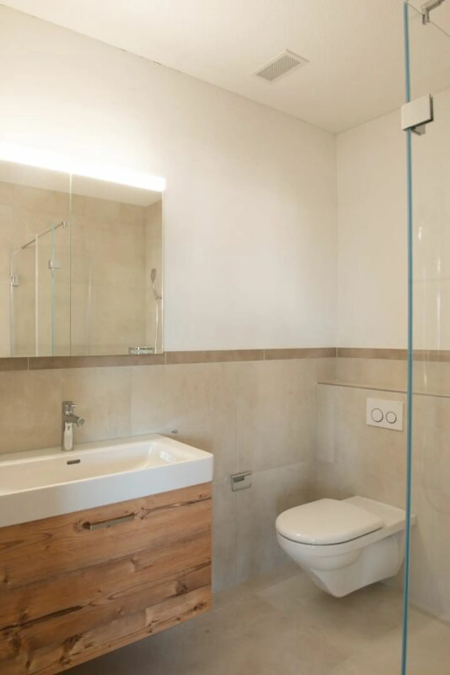 Attractive 2.5-room apartment in the best location - Photo 4 of 7