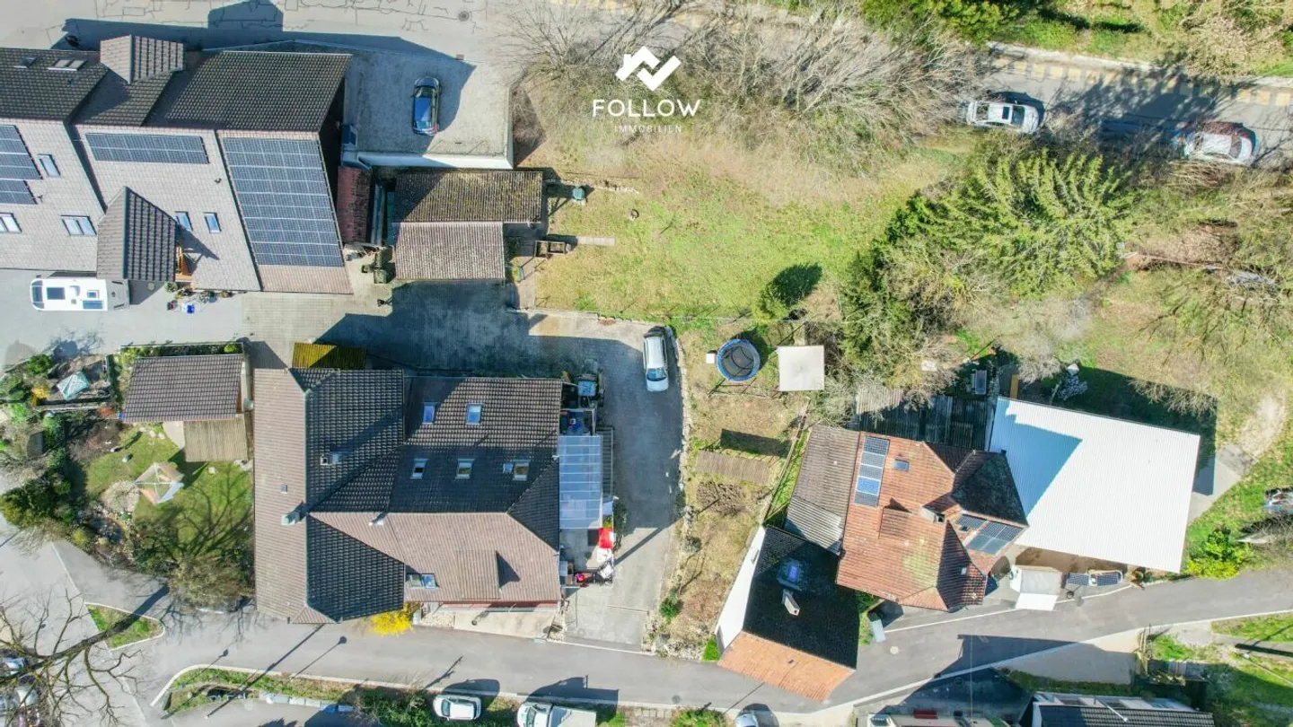 Vielseitiges Ein- oder Mehrfamilienhaus mit Baulandreserve Kopie - Foto 6 von 13