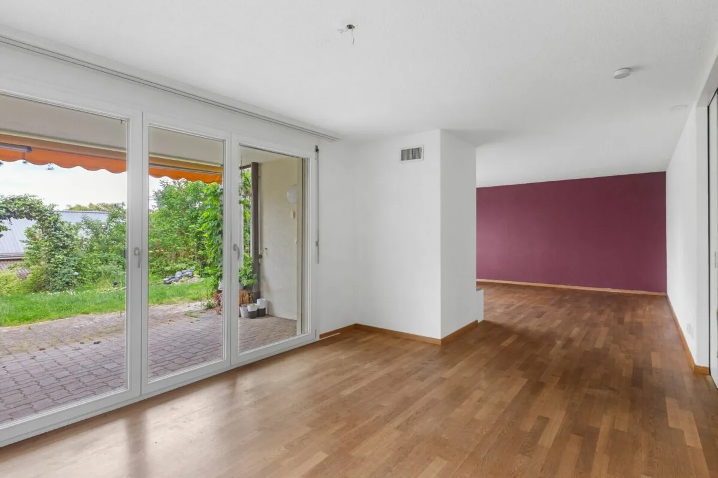 6.5-Room House with Plenty of Surroundings and Privacy - Photo 3 of 13