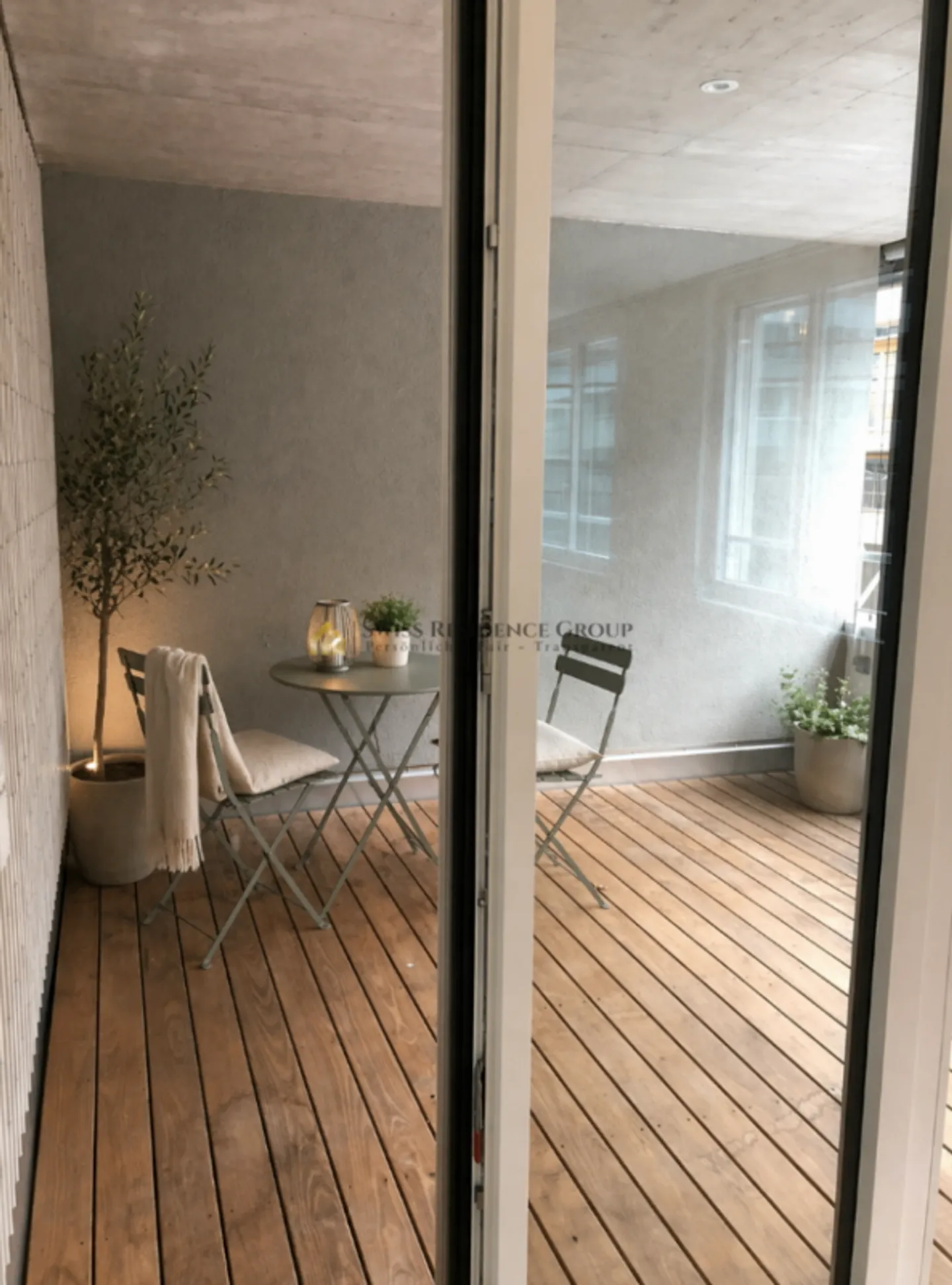 Elegant apartment with generous loggia in a privileged location in District 5 - Photo 6 of 10