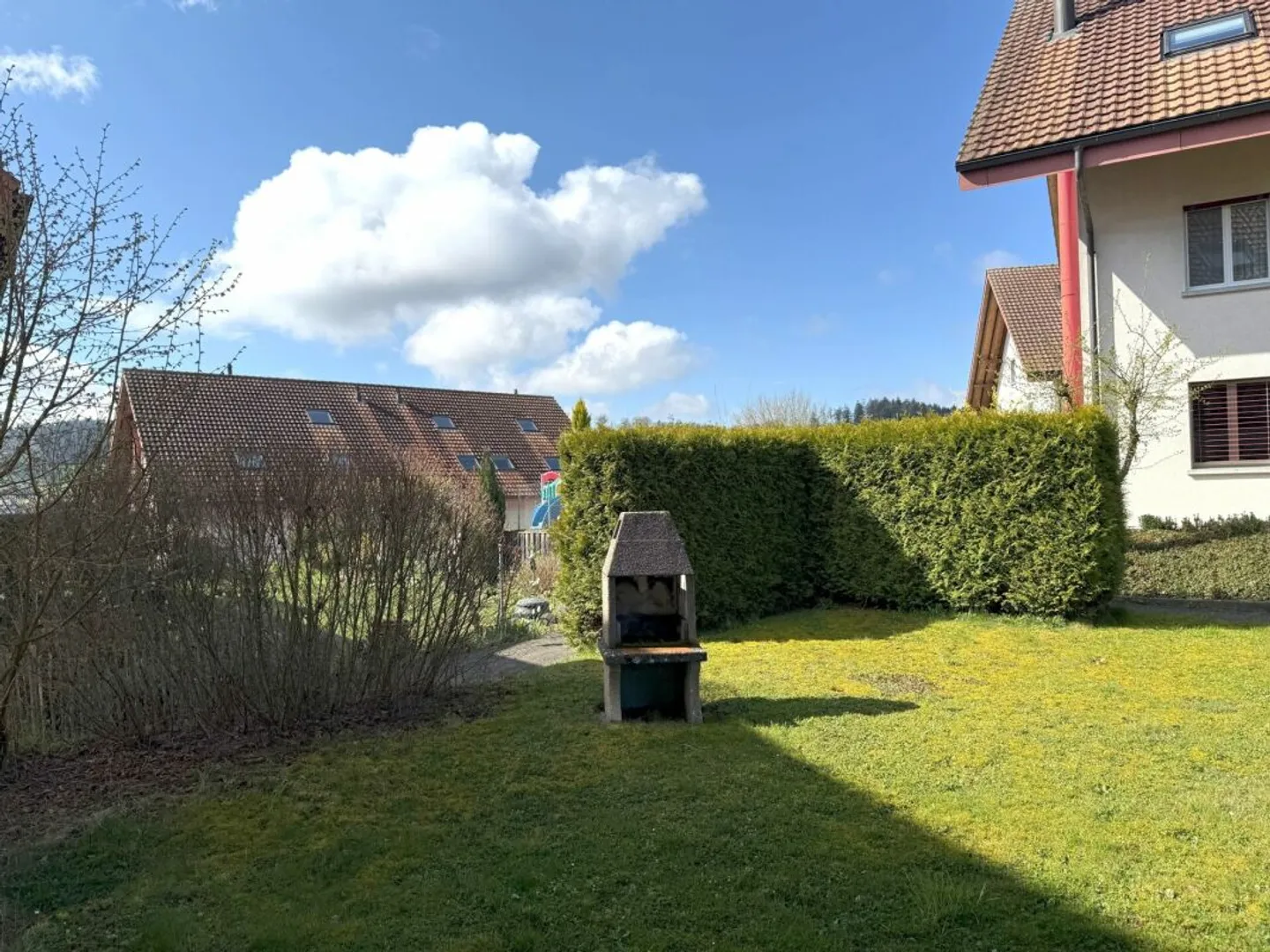 Charming 4.5-Room Apartment with Garden - Photo 5 of 13