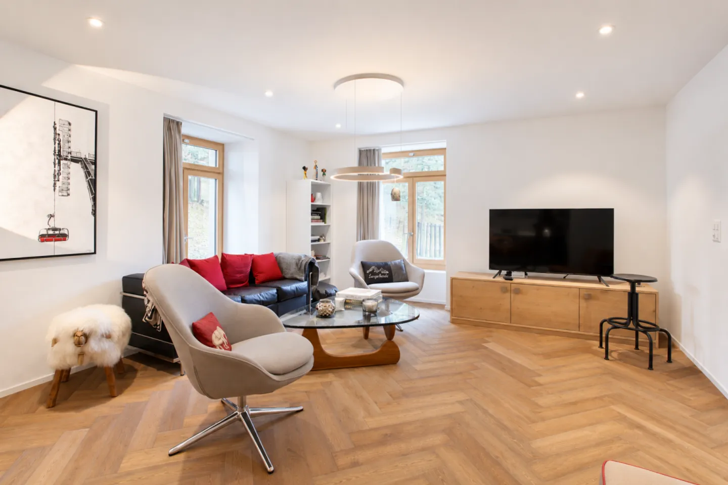 3.5 Room Apartment with Extravagant Interior Design - Photo 2 of 13