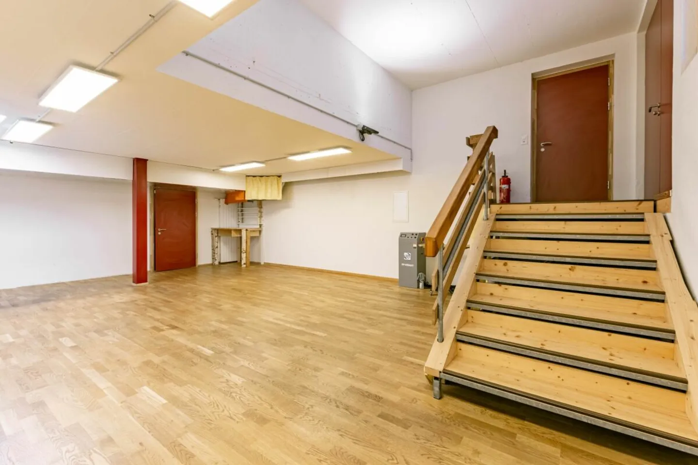 Ampio studio nel seminterrato con luce naturale - Foto 2 di 6