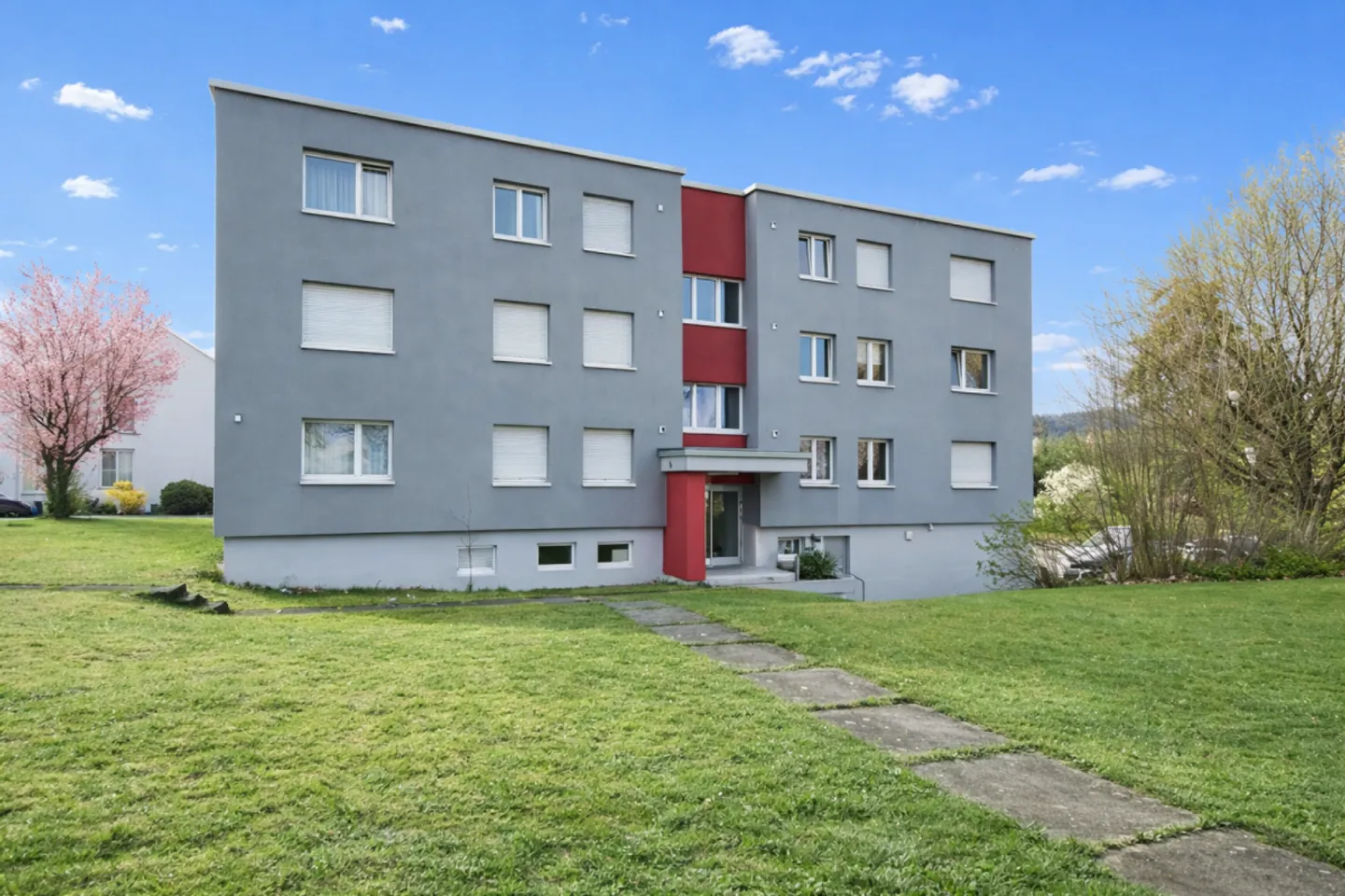 Attractive 2.0-room apartment with large balcony - Photo 1 of 12