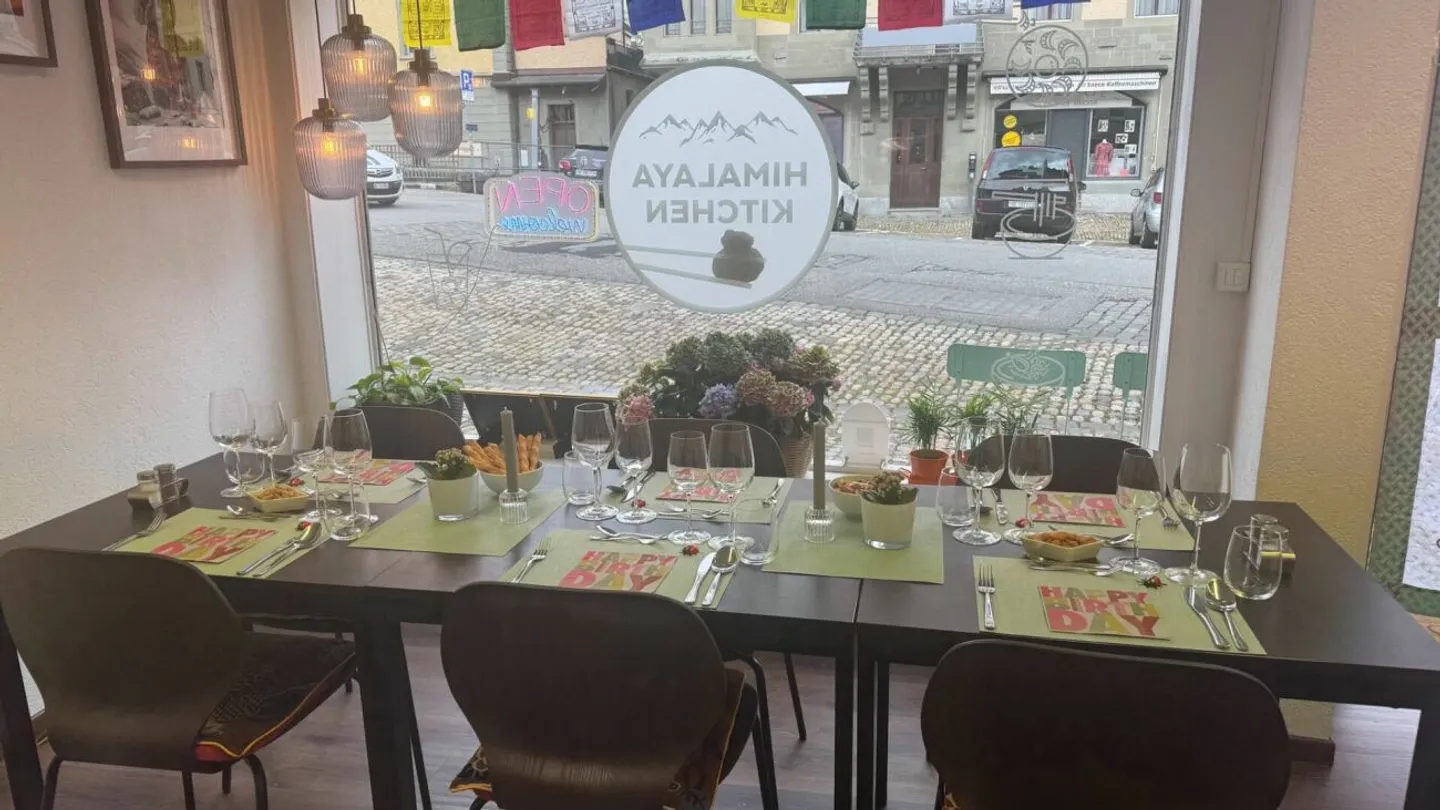 Take-away tibétain-asiatique avec 6 places et potentiel d'extension à vendre - Photo 5 sur 11