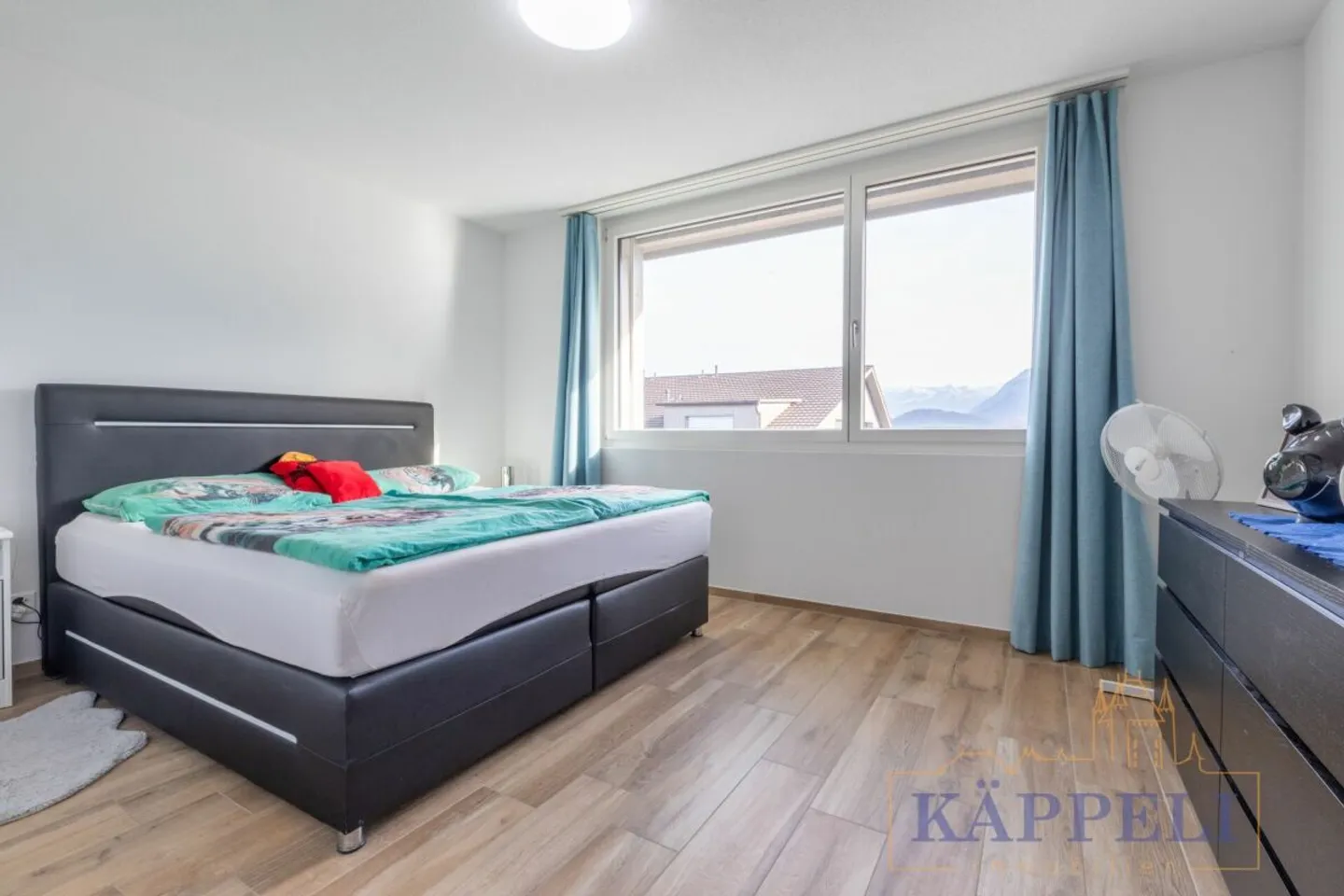Maison semi-détachée de 6,5 pièces avec vue sur la montagne à Uebeschi - Photo 10 sur 13