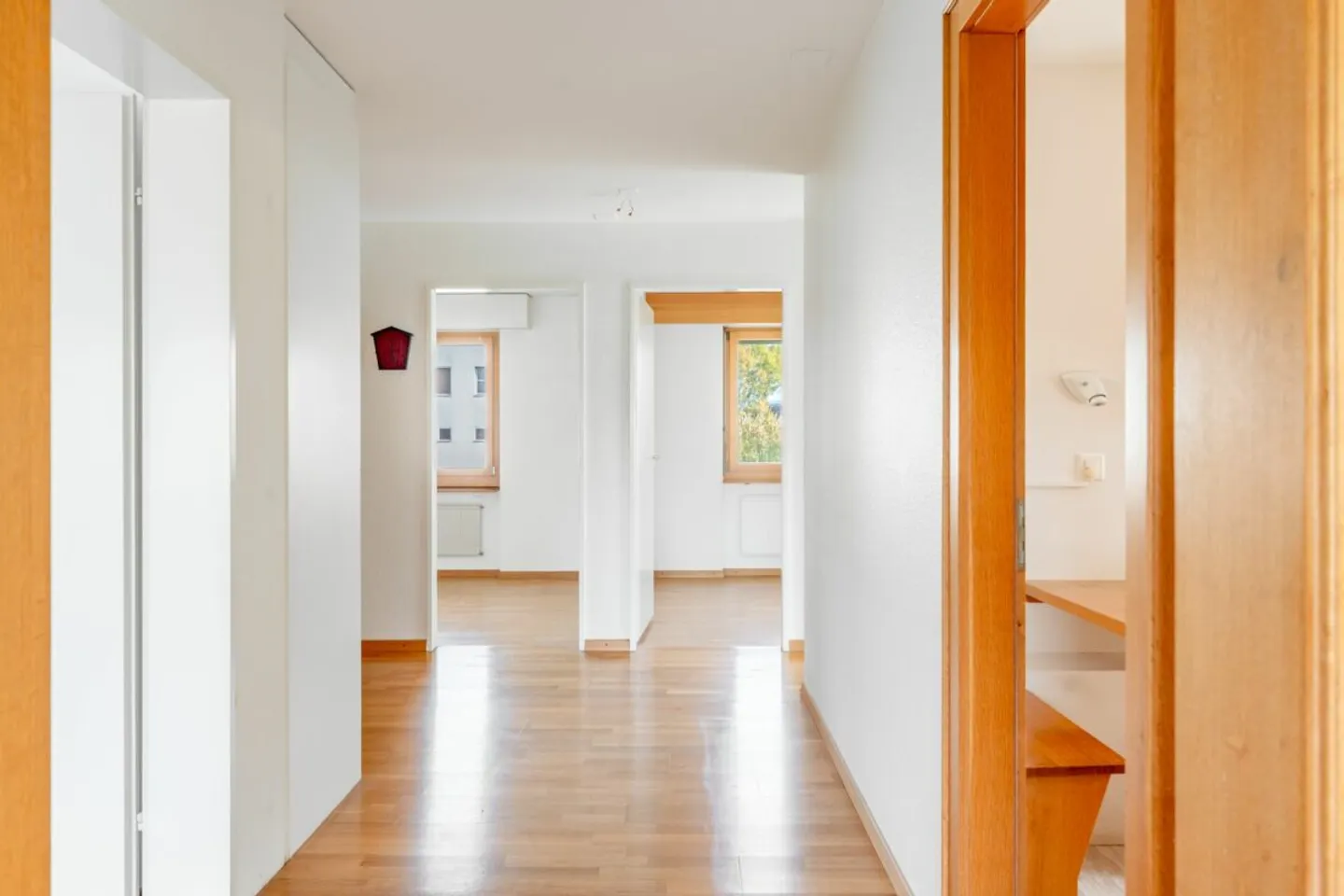 Ideal for first-time buyers, young couples or families - solid condominium - Photo 4 of 11