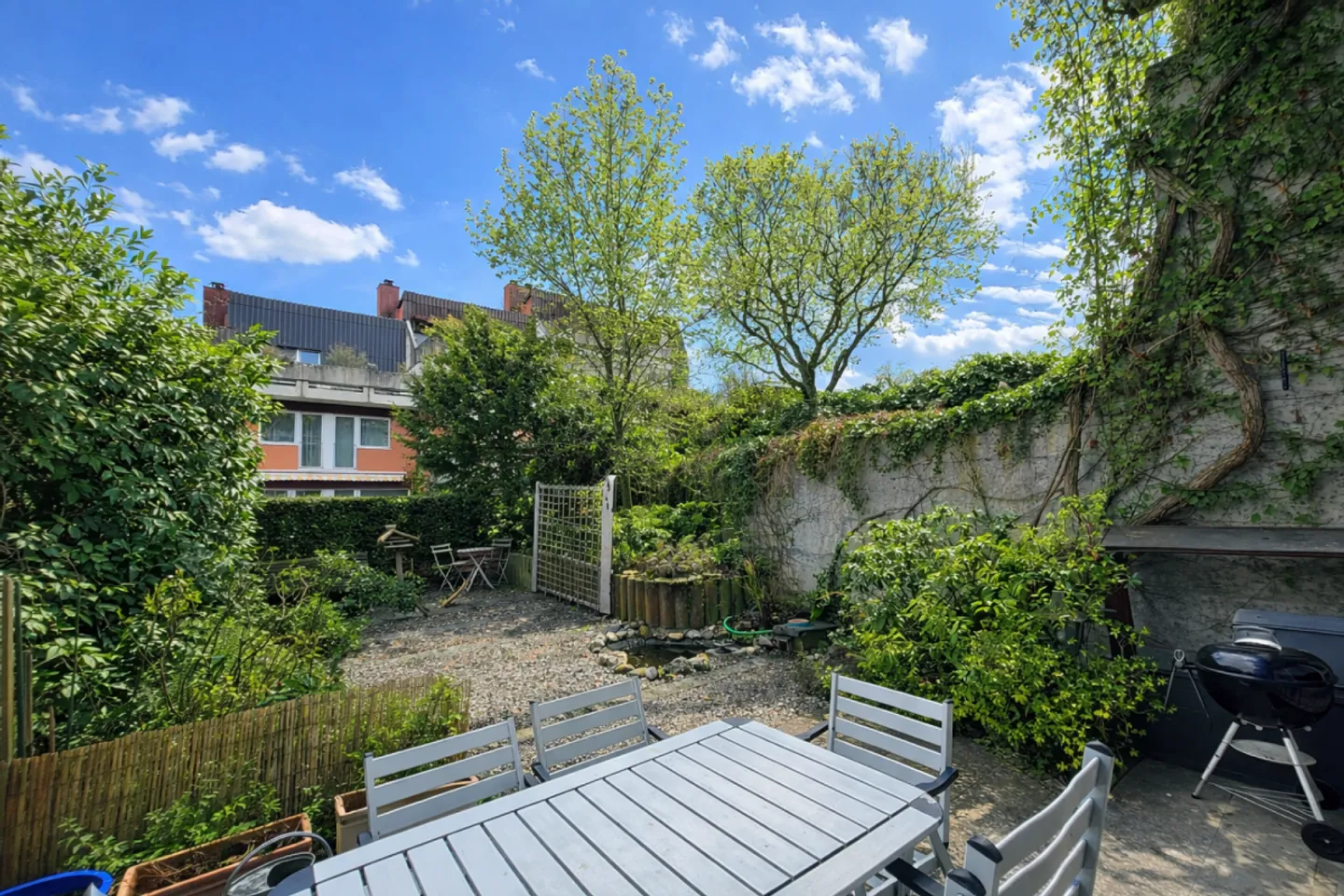 Family-friendly terraced house in Zurich-Schwamendingen - Photo 1 of 8