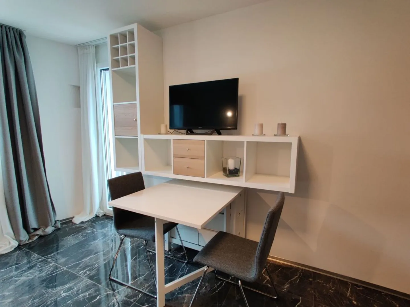 Exklusives Studio mit Balkon - Foto 2 von 6