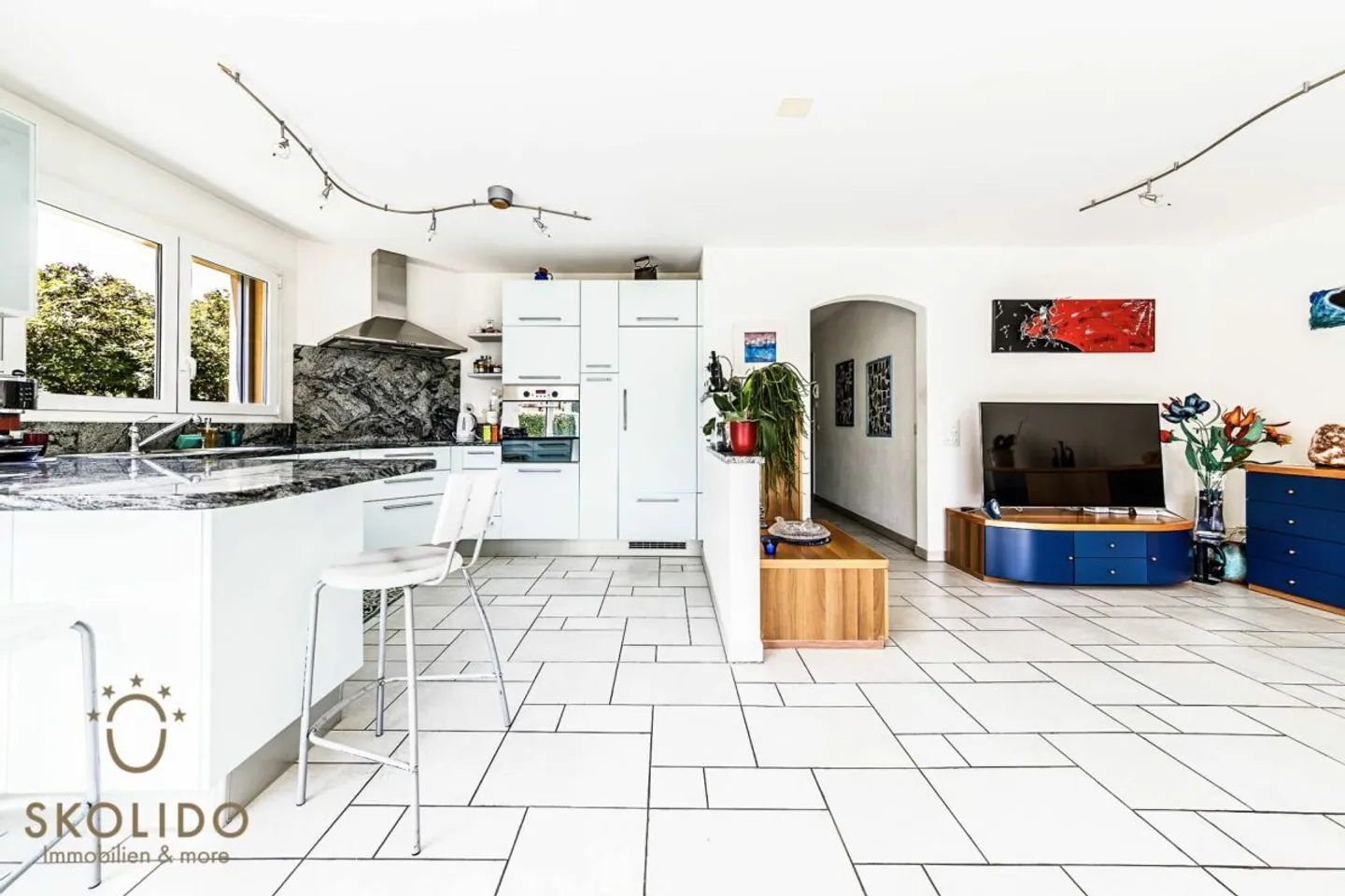 Residential building with three holiday apartments and garden in ASCONA - Photo 9 of 13