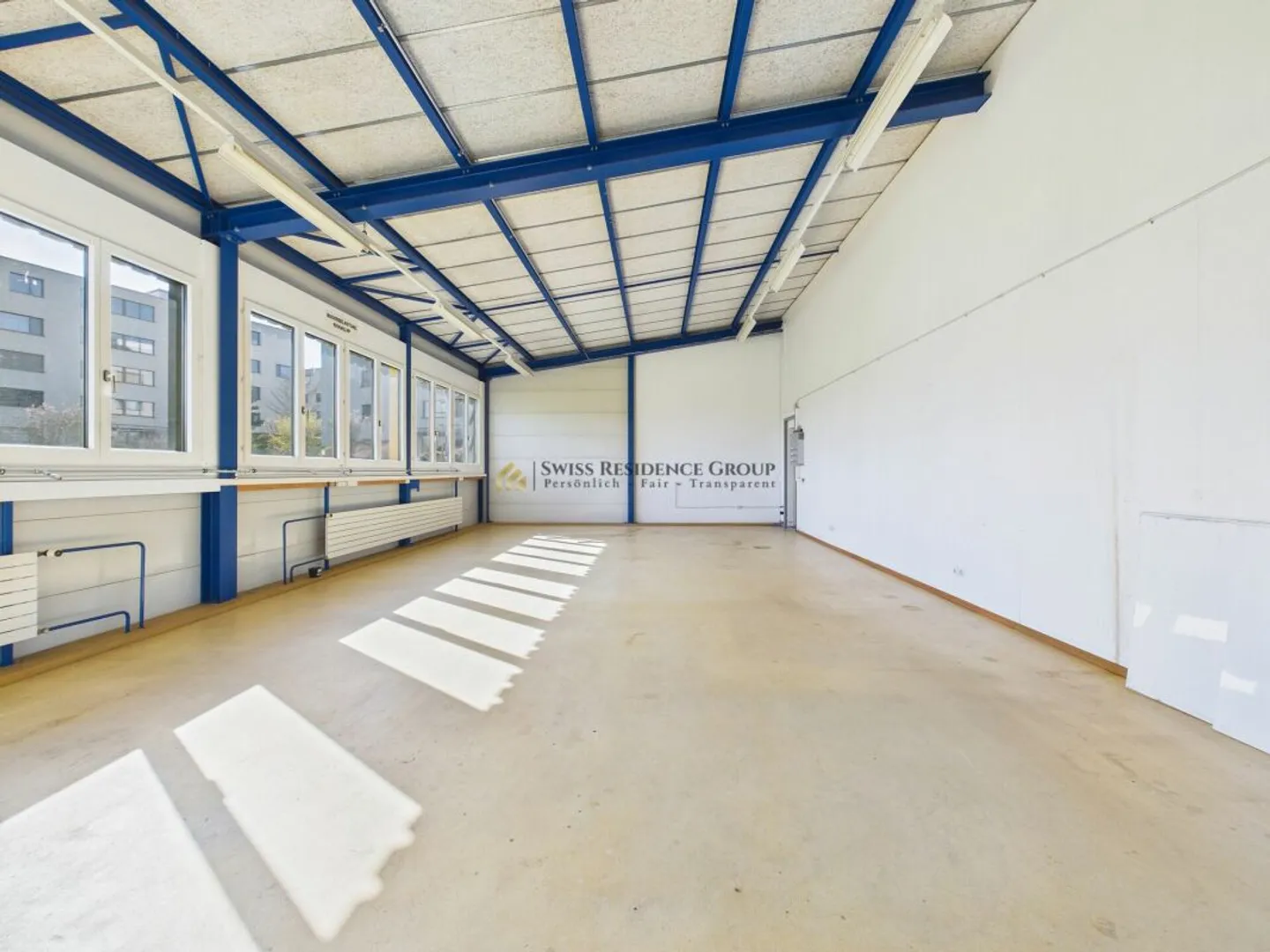 Moderne Gewerbefläche mit Licht - Foto 4 von 13