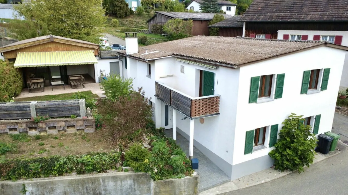 Maison individuelle rénovée avec style et confort moderne ! - Photo 1 sur 13