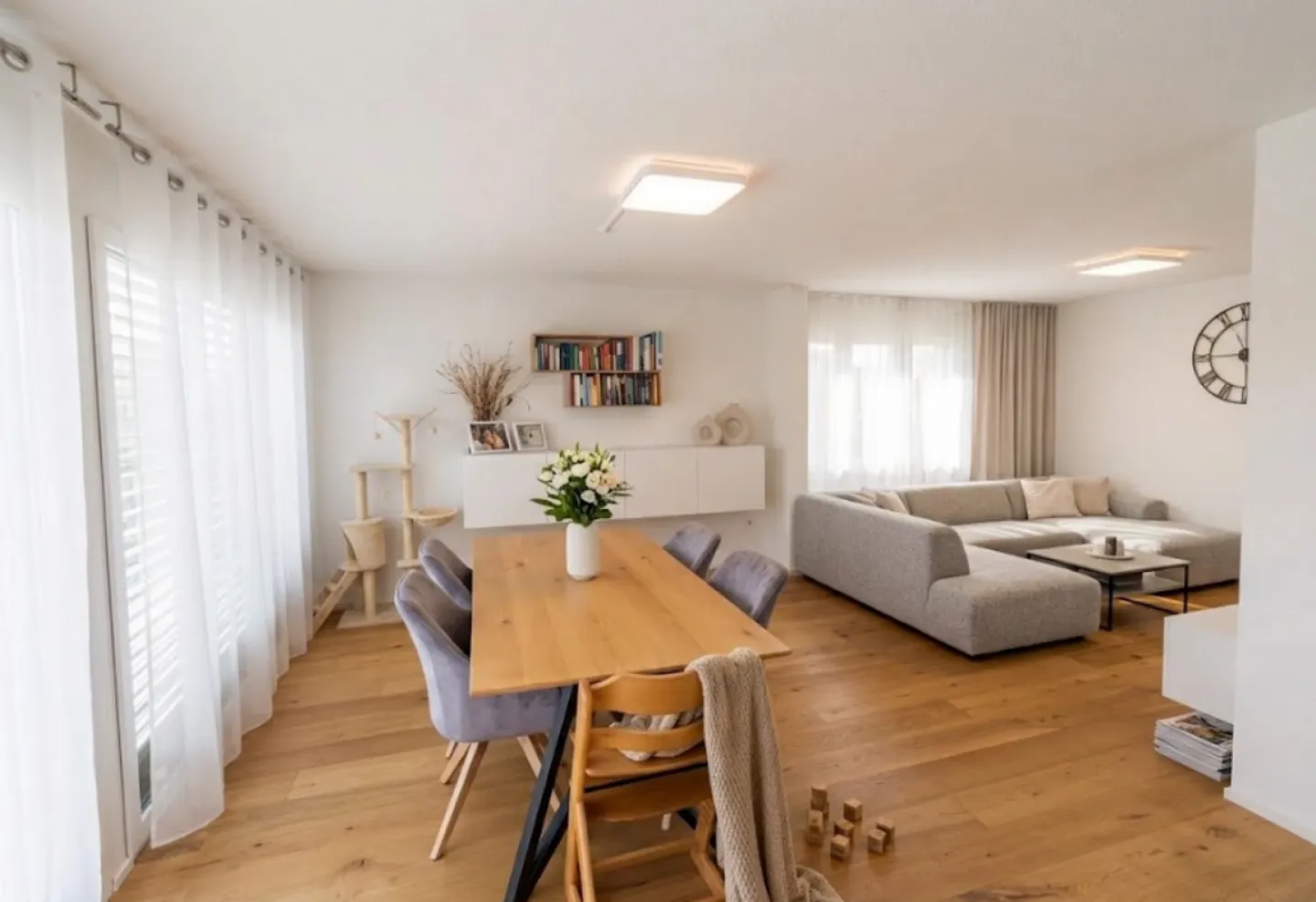 Light-filled home stylish and energy-efficient - Photo 2 of 3
