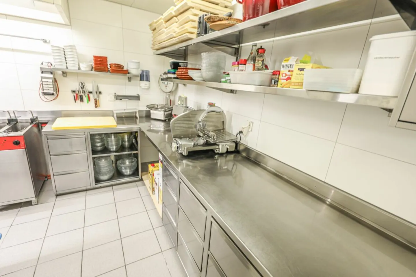 Ristorante tradizionale con un fascino nel centro di Lenk - Foto 4 di 5