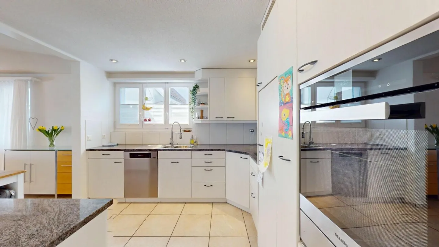 Family-Friendly Duplex with Garden - Photo 6 of 13