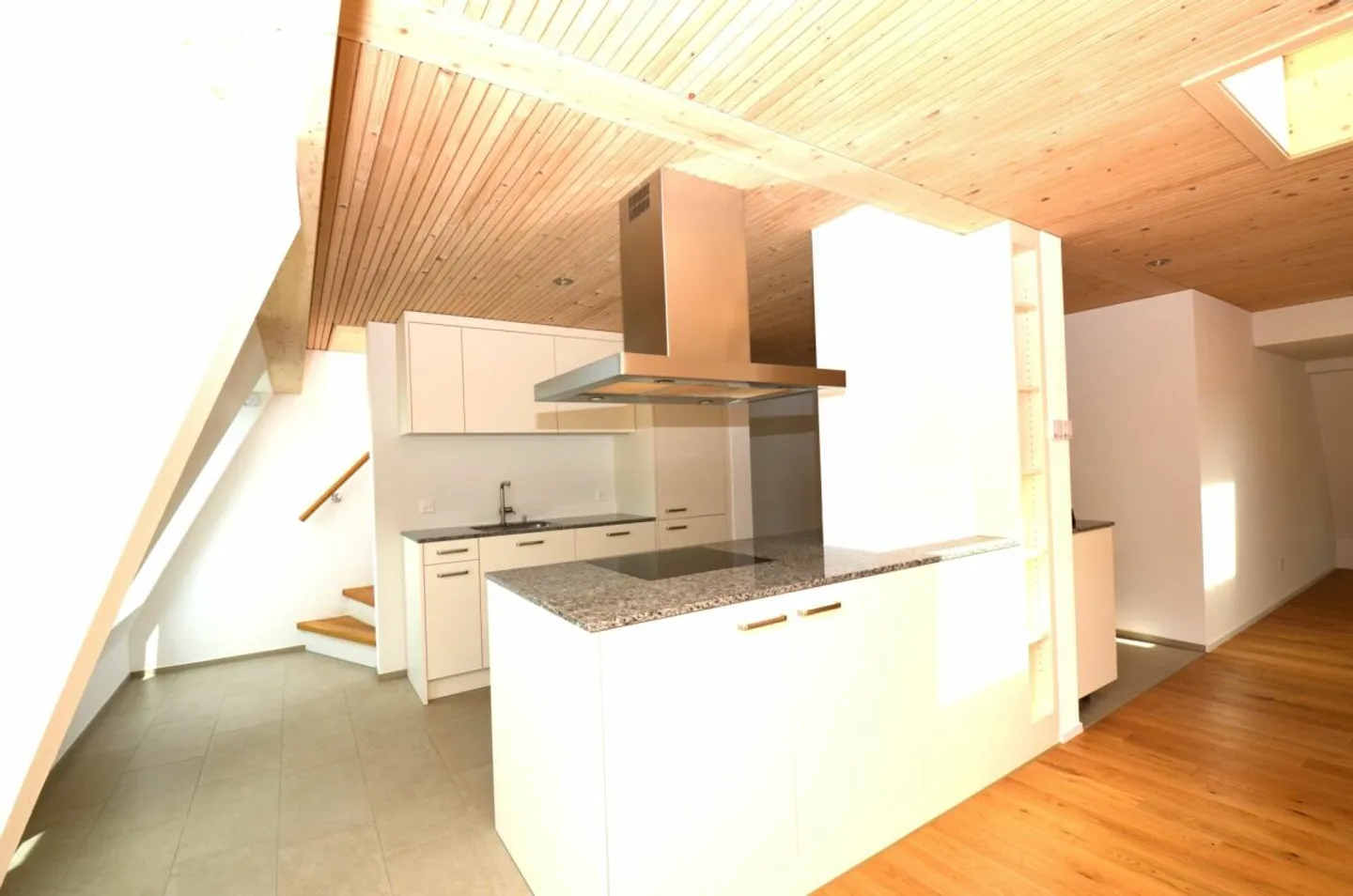 Über den Dächern Frauenfelds! - Traumhafte Dachwohnung - Foto 3 di 11