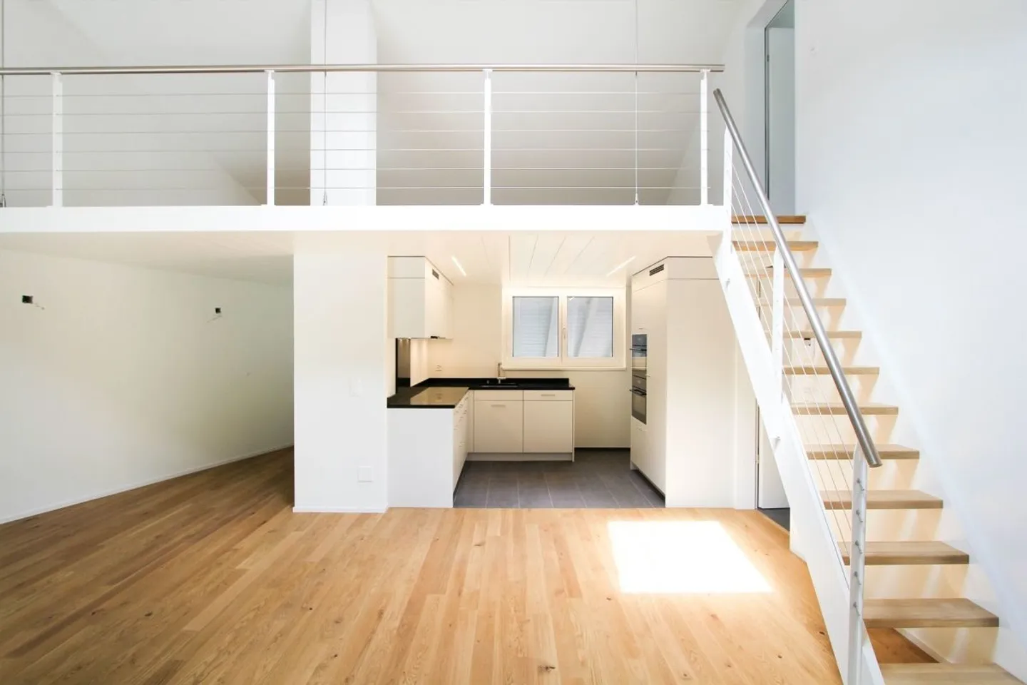 Penthouse sur deux niveaux - belle loggia - Photo 4 sur 13