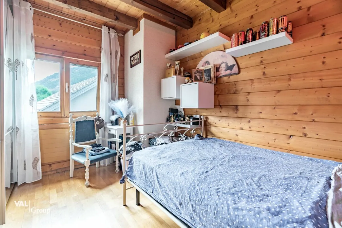 Attractive residential and commercial property with diverse usage possibilities - Photo 5 of 13