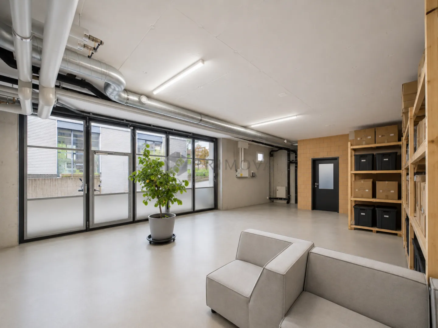 Showroom, Warehouse & Rooftop Terrace - achievable gross yield up to 6% - Photo 9 of 13