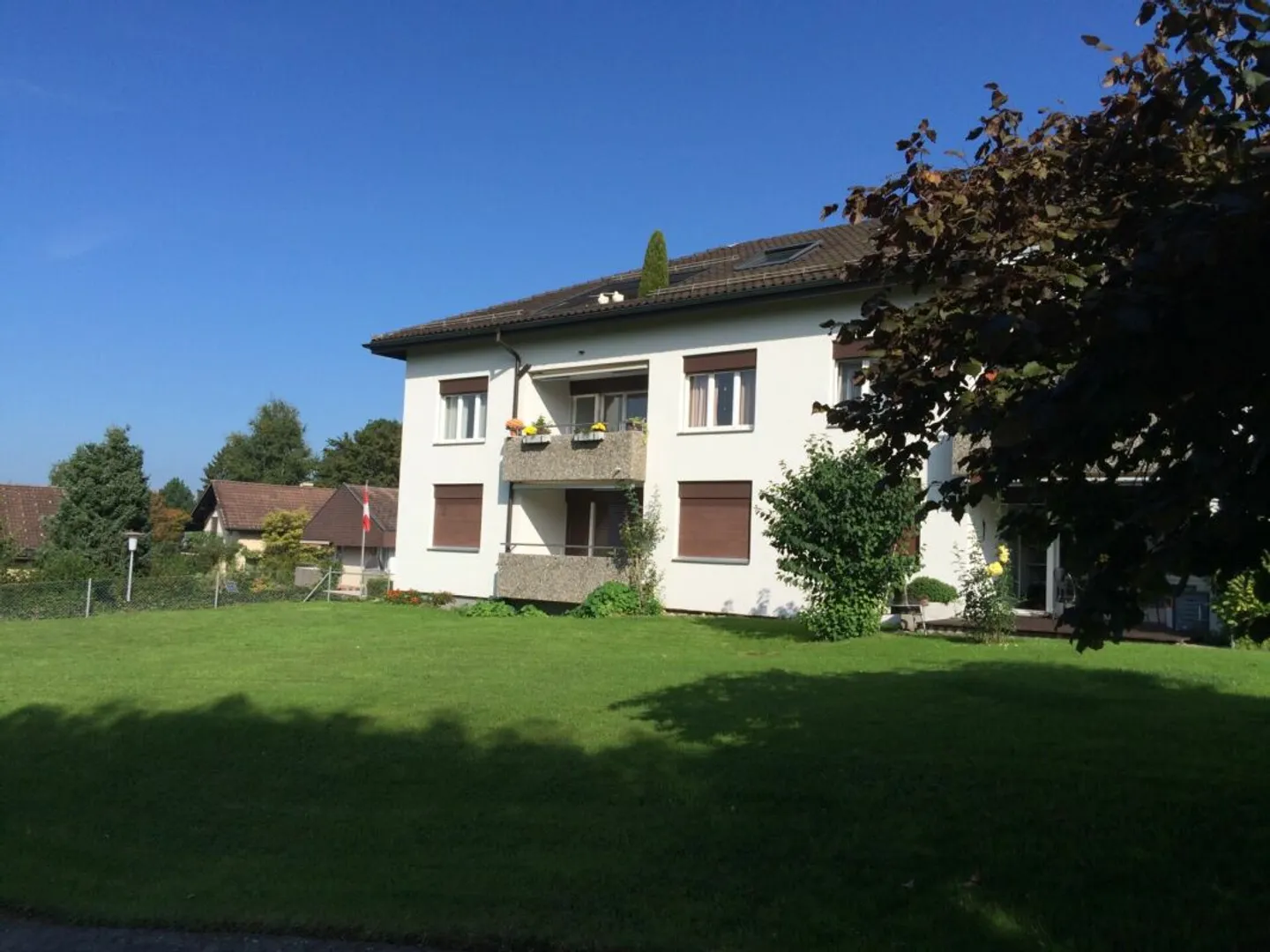 Geräumige Wohnung mit Seeblick - Foto 1 von 13