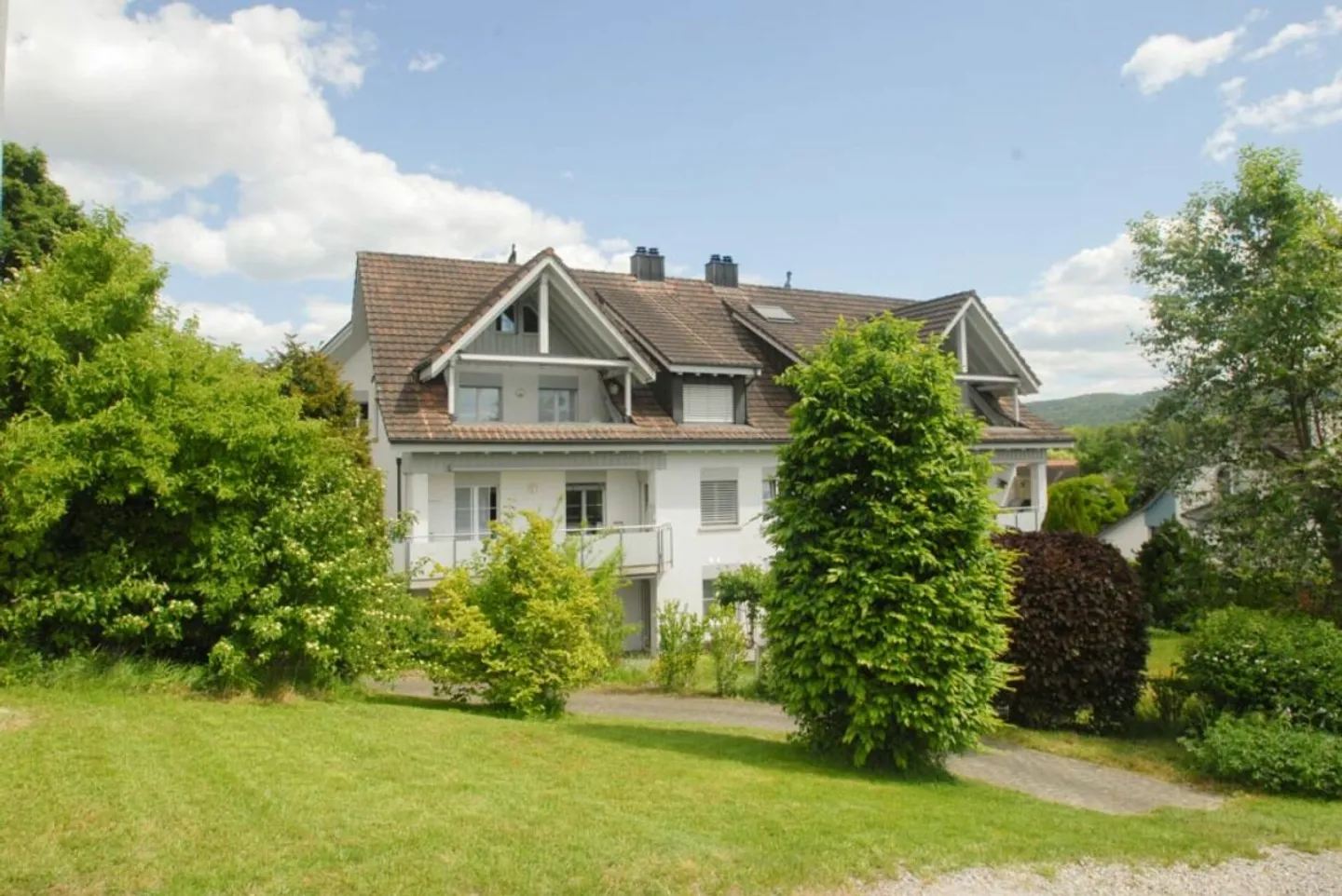 Appartement spacieux de 4,5 pièces avec cheminée et grand balcon - Photo 12 sur 13