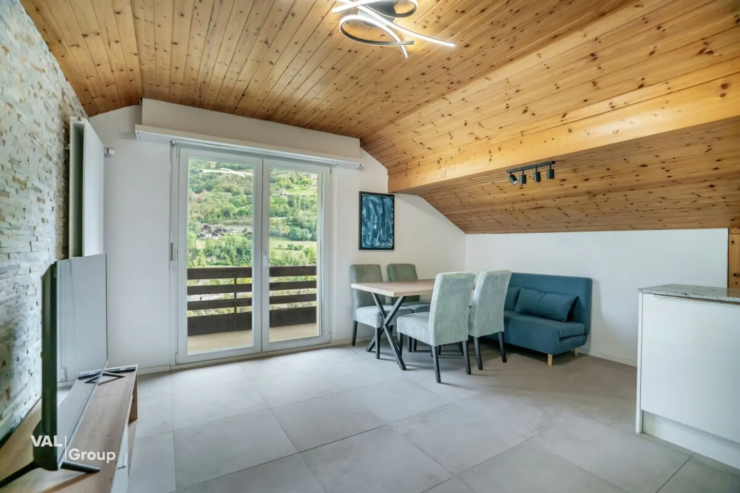 Appartement meublé de 2,5 pièces à Stalden, vue imprenable - Photo 2 sur 9