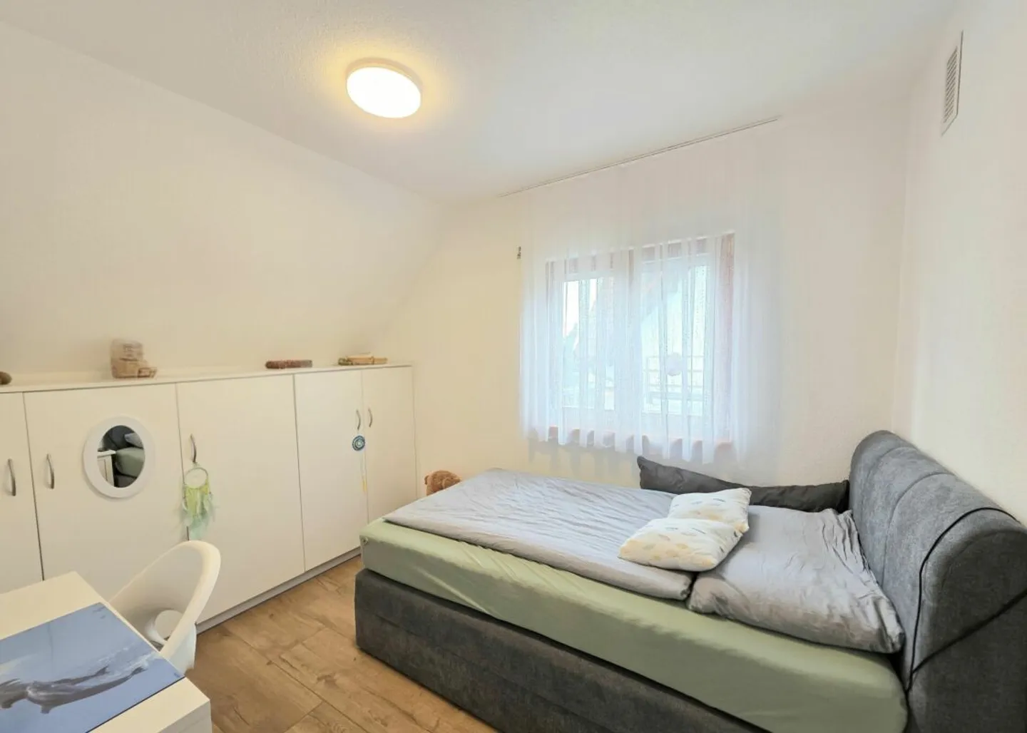 Riservato, spazio per tutta la famiglia! Incantevole casa con giardino a Dällikon - Foto 11 di 13