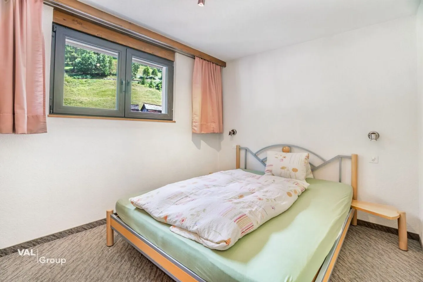 Appartamento attico di 4,5 locali con status di seconda casa in posizione centrale a Saas-Grund - Foto 5 di 13