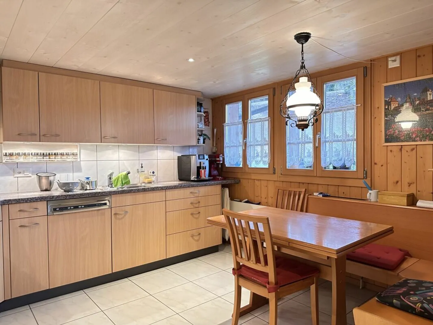 Wohnhaus mit Sitzplatz, Garten, Garage und Werkstatt - Foto 5 di 13