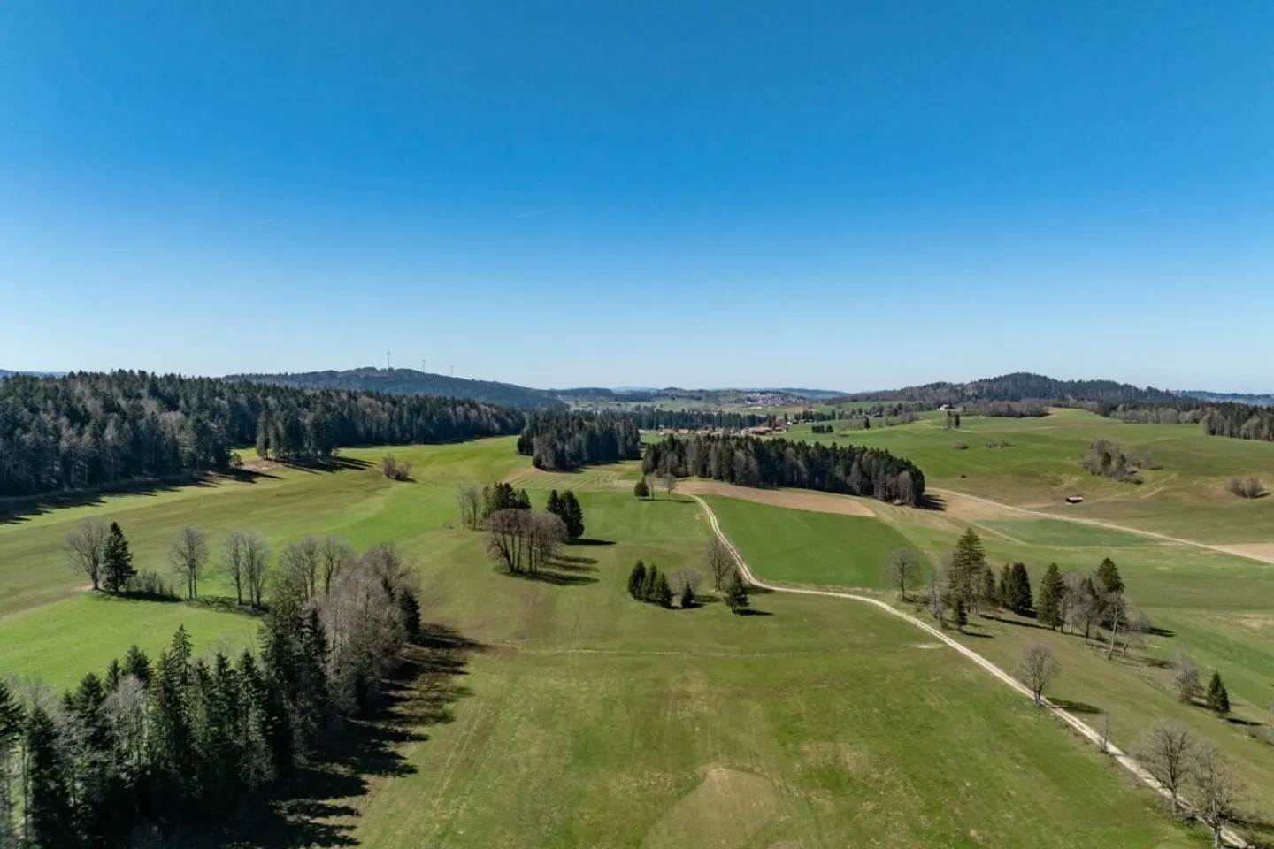 1 Autostunde von Neuchâtel entfernt: Großes, diskretes und hochwertiges Landhaus im Naturparadies des Jura - Foto 13 von 13