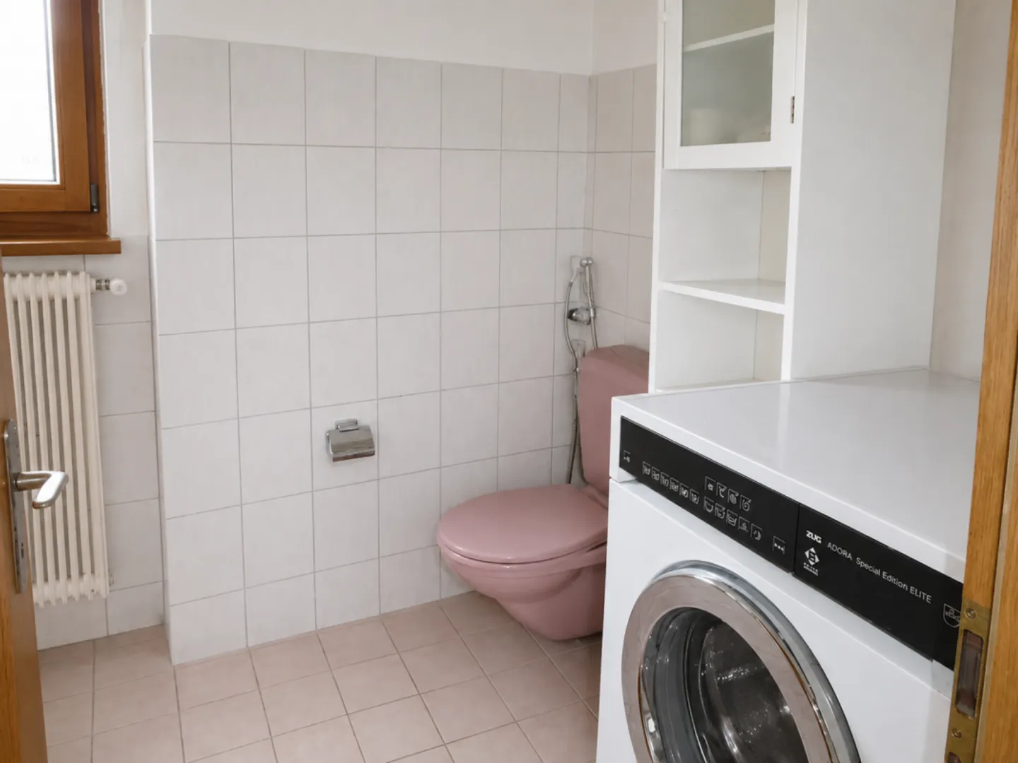 freistehendes Zweifamilienhaus mit Garagen und grosszügigem Umschwung - Foto 7 di 13