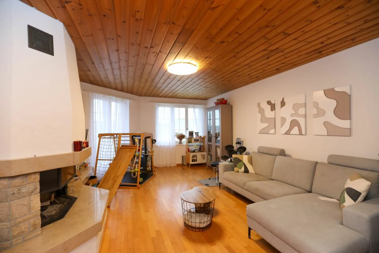 Appartement de jardin avec entrée privée et environ 150 m2 de surface d'utilisation spéciale - Photo 1 sur 12