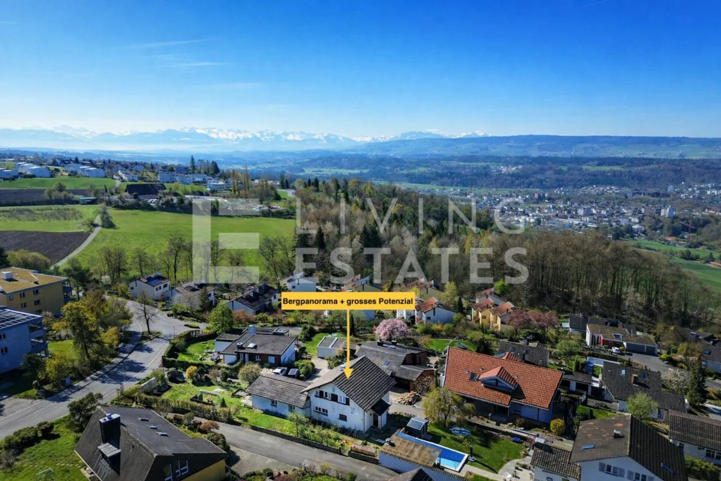 MEILLEURES VUES - VUE SUR LA MONTAGNE. POTENTIEL. EMPLACEMENT DE CHOIX. - Photo 1 sur 13
