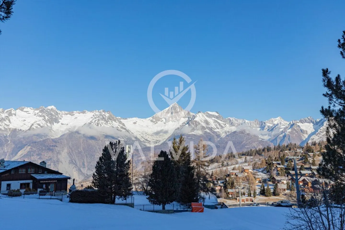 Chalet affascinante 'zer Tola' in posizione soleggiata di Bürchen - Foto 1 di 13