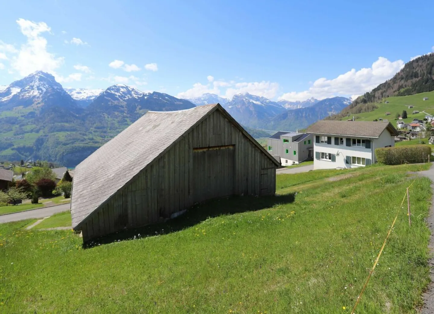 Terrain à bâtir avec un panorama magnifique - Photo 3 sur 5