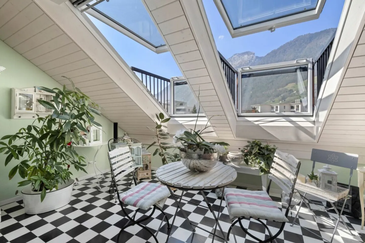 Central Living Dream with Plenty of Space - Photo 8 of 12