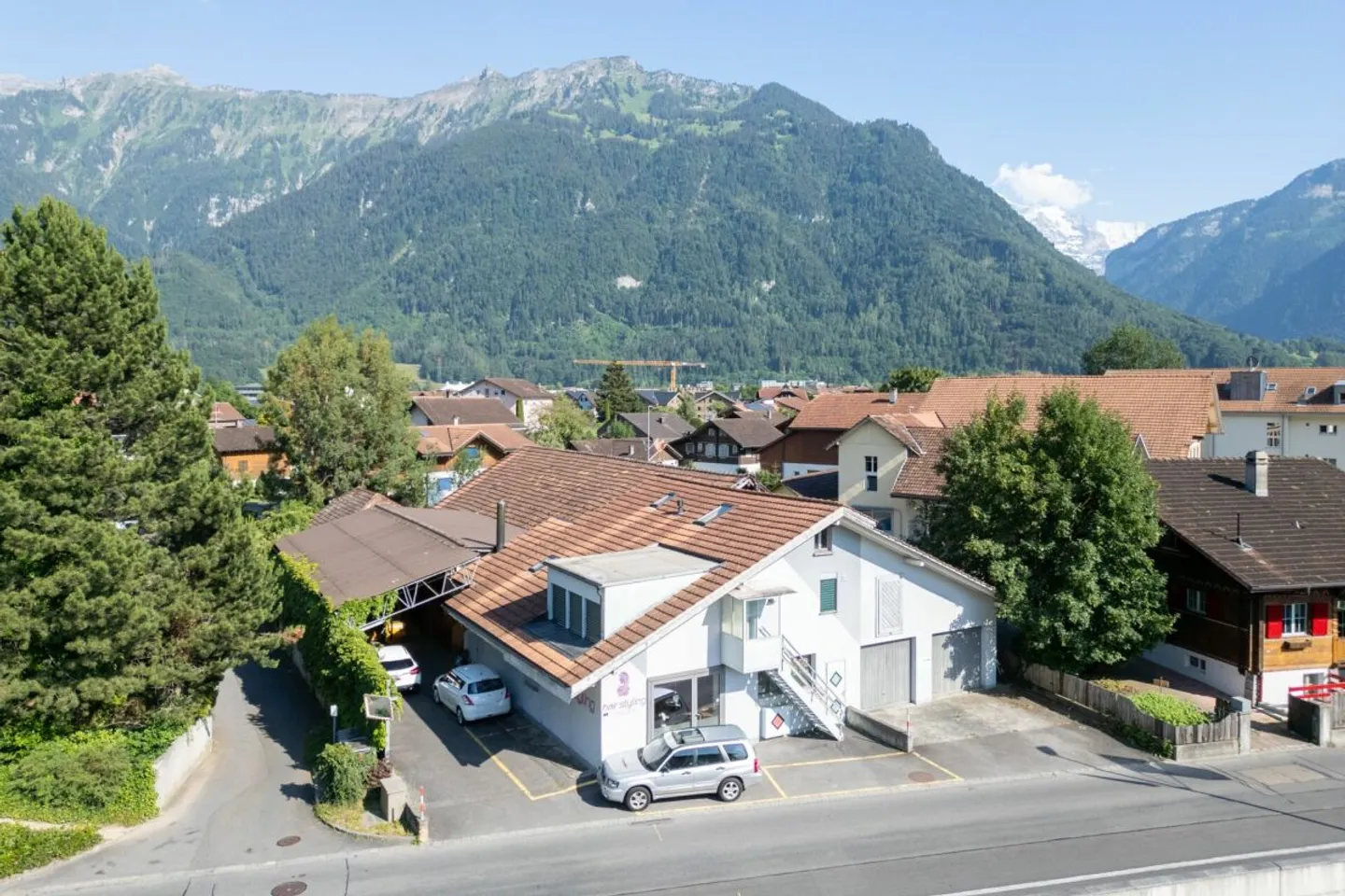 Rendite- oder Eigennutzung: Wohn- und Gewerbeobjekt in Matten bei Interlaken - Photo 1 sur 13