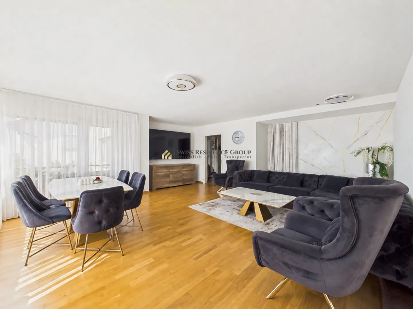 Wohnen mit Weitsicht: 7.5-Zimmer Einfamilienhaus mit Pool und grossem Garten - Photo 2 of 13