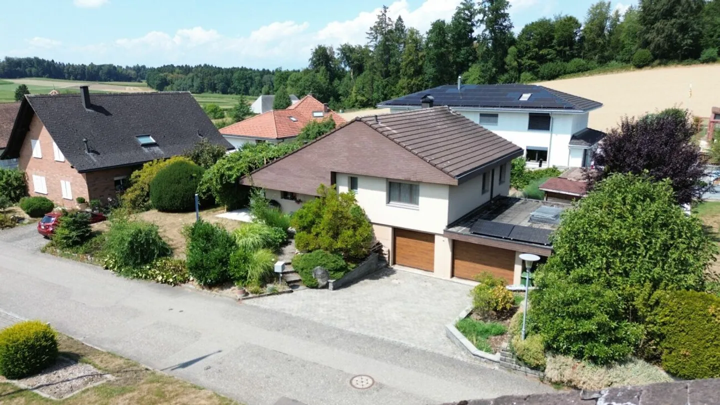 Charming 4.5 Room Single Family House with Lovingly Designed Garden - Photo 1 of 13