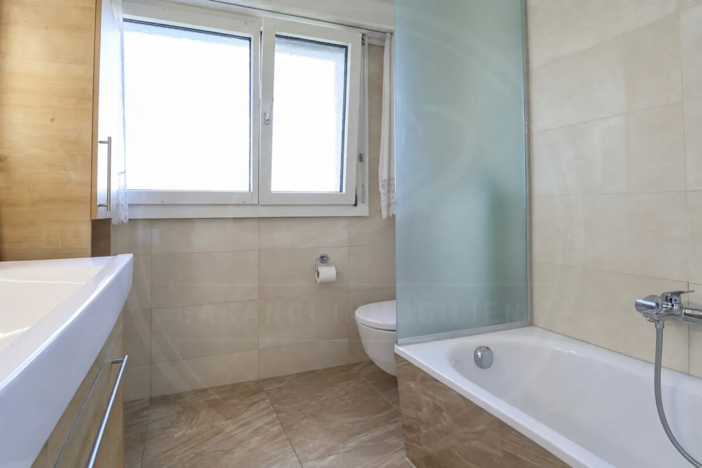Renovated Family Apartment - Photo 8 of 13