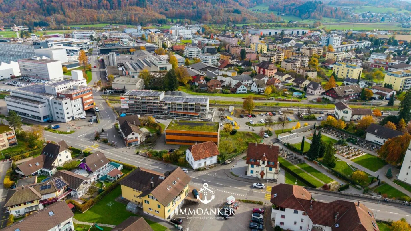 Authentisch wohnen - in einem Stück Baukultur an der Suhrerstrasse. - 7.5 Zimmer Einfamilienhaus in Oberentfelden - Foto 12 von 12