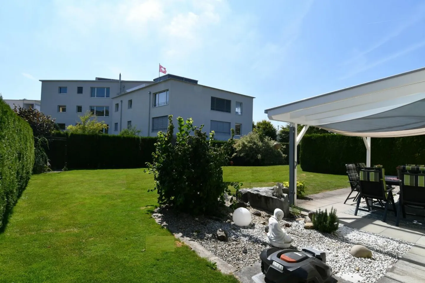 Maison individuelle de 6,5 pièces bien entretenue avec magnifique jardin - Photo 3 sur 13