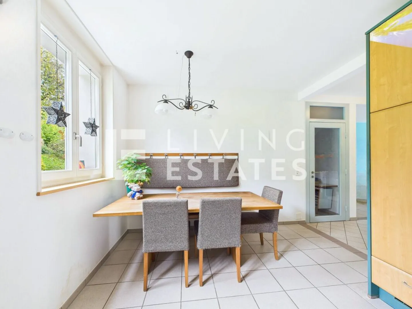 HAPPY FAMILY - Photo 4 of 13