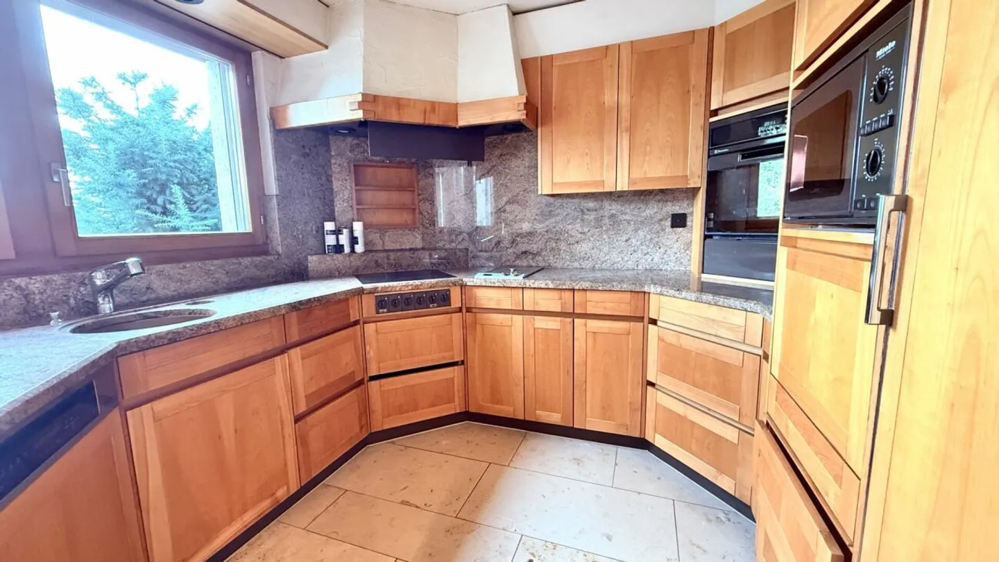 Maison individuelle avec caractère et vue panoramique - Photo 12 sur 13