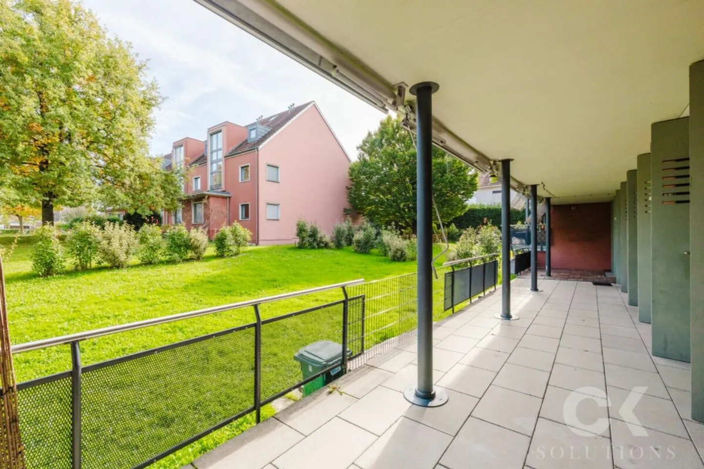 Spazioso appartamento con giardino di 5 locali a Oberwil - Vivere con stile, spazio e natura - Foto 1 di 13