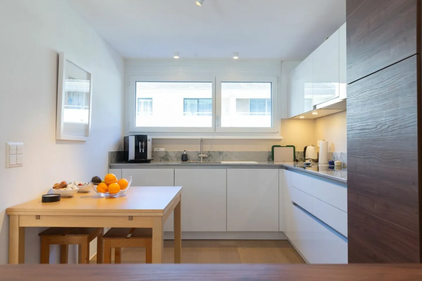 Felicità familiare con giardino: Casa a schiera moderna in affitto a Glarus - Foto 2 di 9